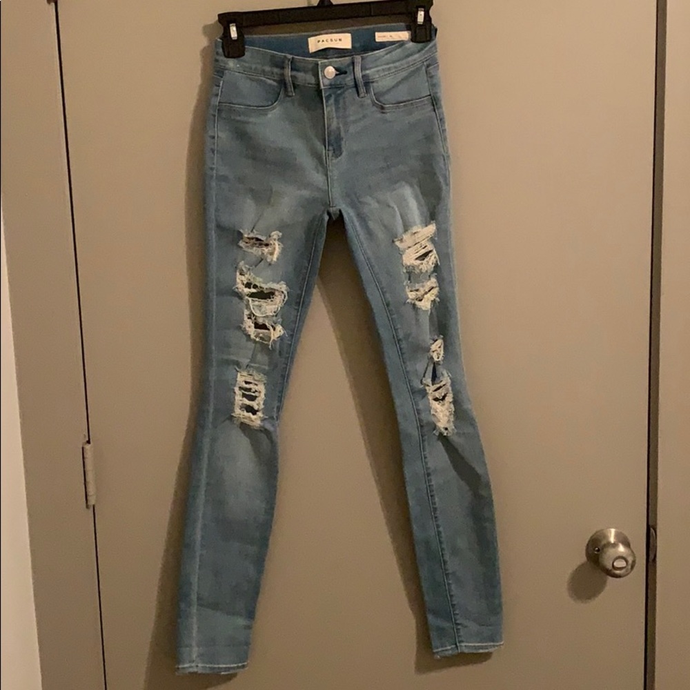 Light wash high waisted distressed jeggings